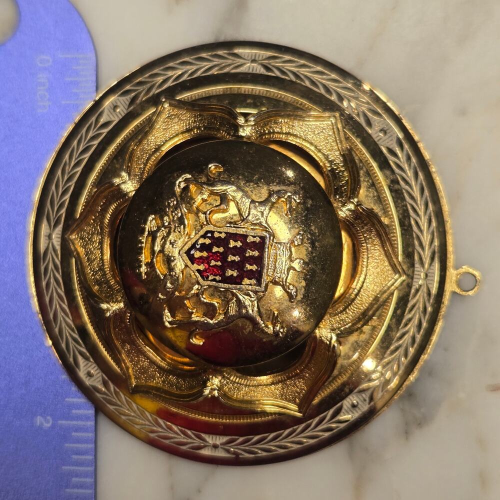 Vintage Bretagne France Heraldic Crest Medallion Pendant Gold Tone - Picture 9 of 9